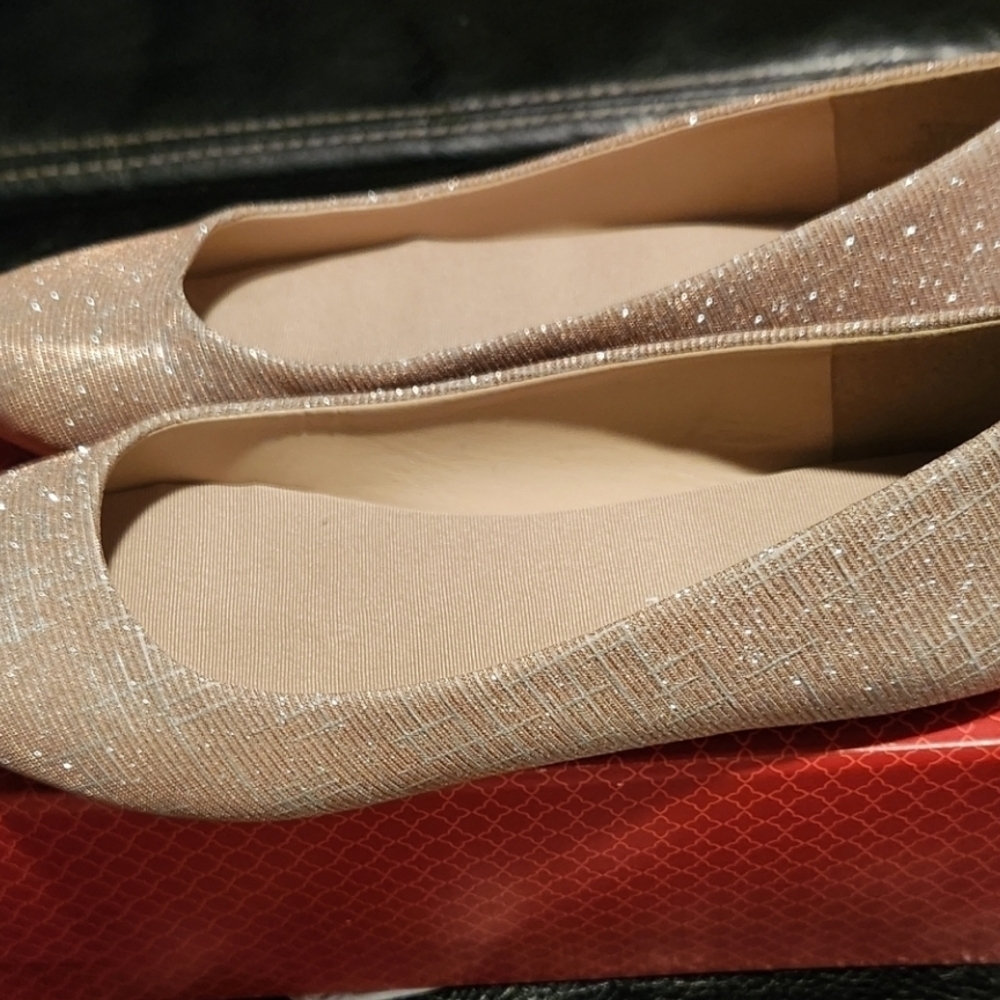 Kelly & Katie Champagne Star Glittery Flat - Picture 4 of 8
